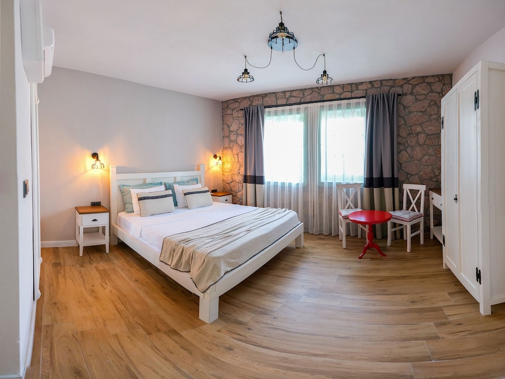 Standard Room, Hill View photo 1
