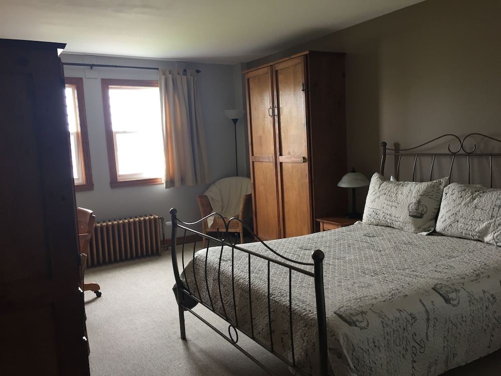 Double Room, 1 Queen Bed, Non Smoking, Lake View photo 1