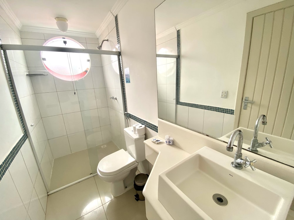 Standard Double or Twin Room - Photo 2