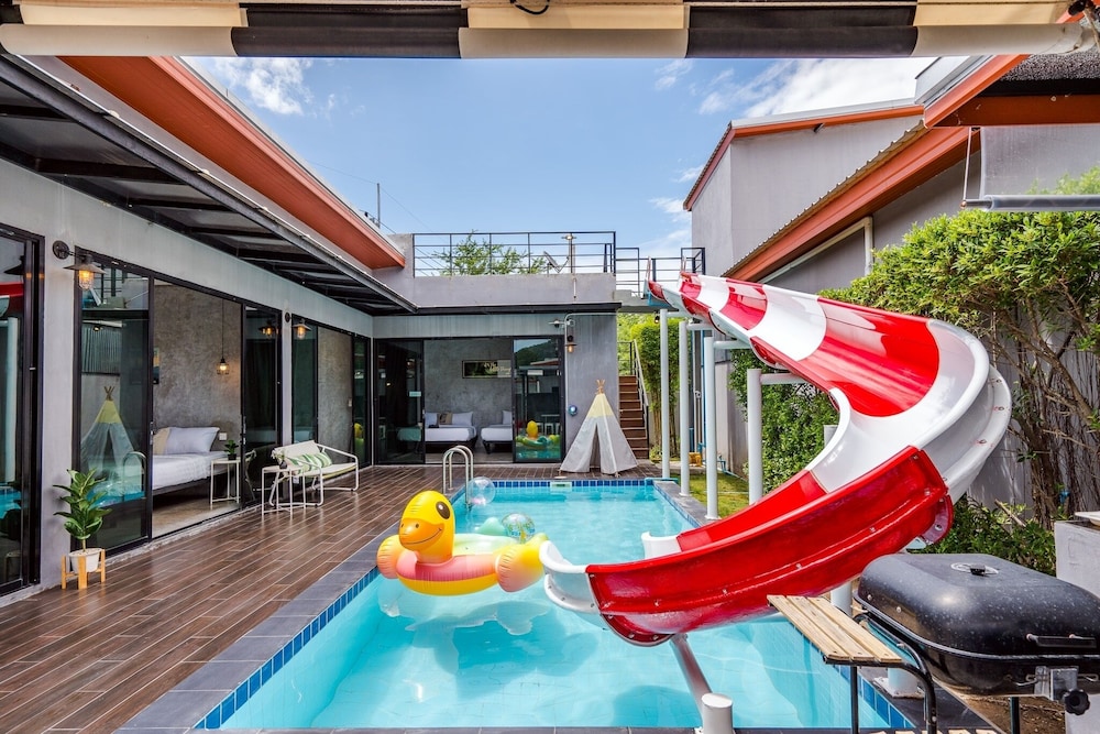 Three-Bedroom Villa - Photo 13
