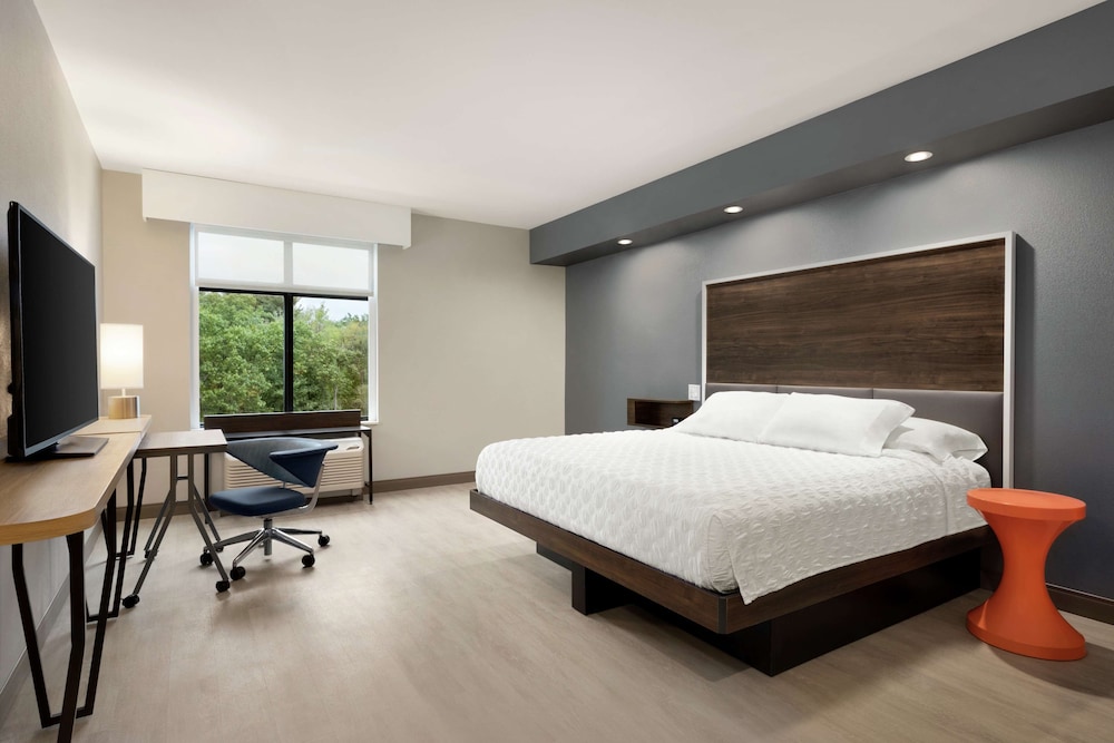 Room, 1 King Bed photo 2