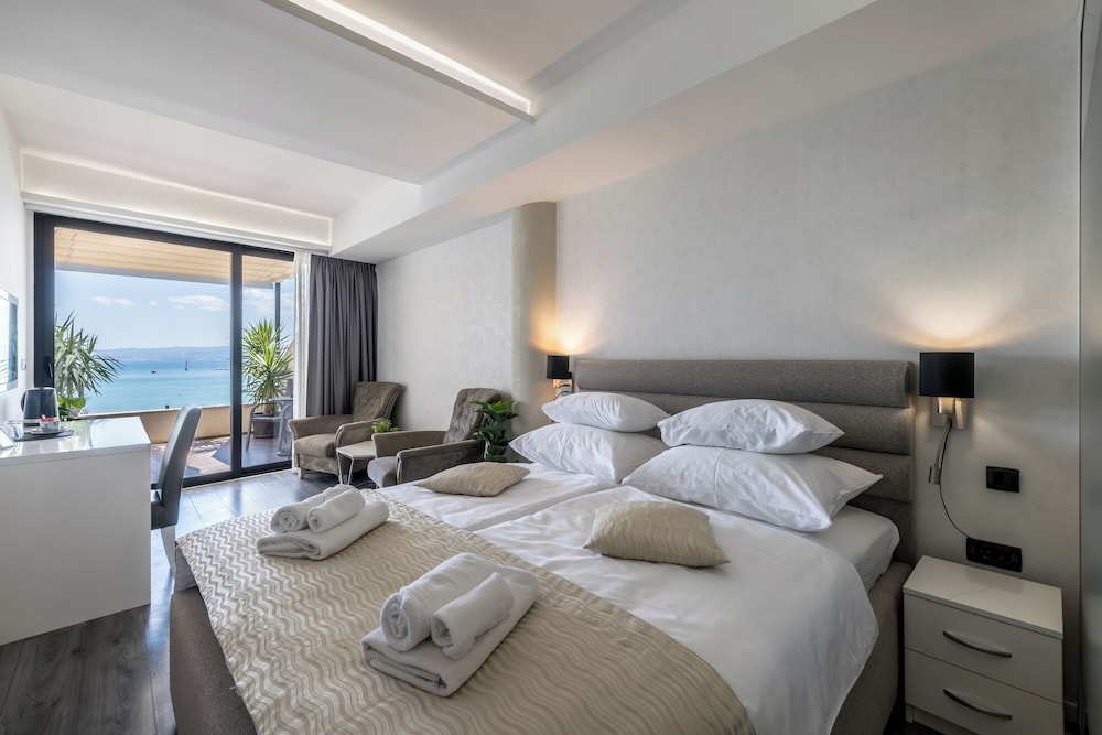 Superior Room, Balcony, Sea View