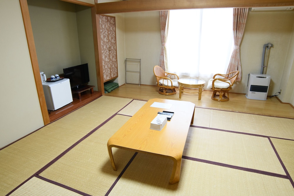 Basic Quadruple Room (Electronic Cigarette OK)