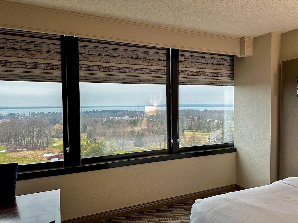 Deluxe Room, 2 Queen Beds, Bay View (Tower Deluxe Bay View Two Queen Beds) - Photo 5