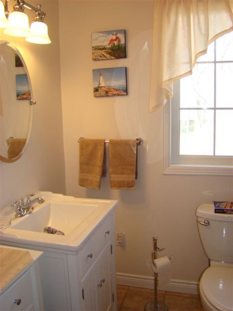 Romantic Double Room, 1 Queen Bed, Lake View photo 3