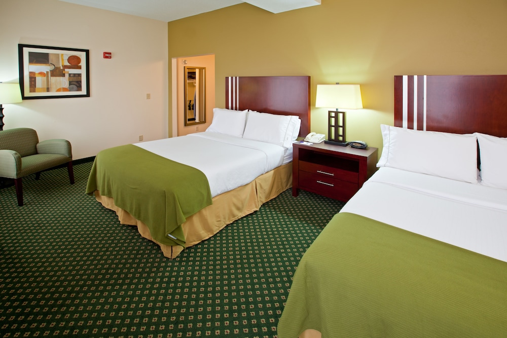Suite, Multiple Beds - Photo 2