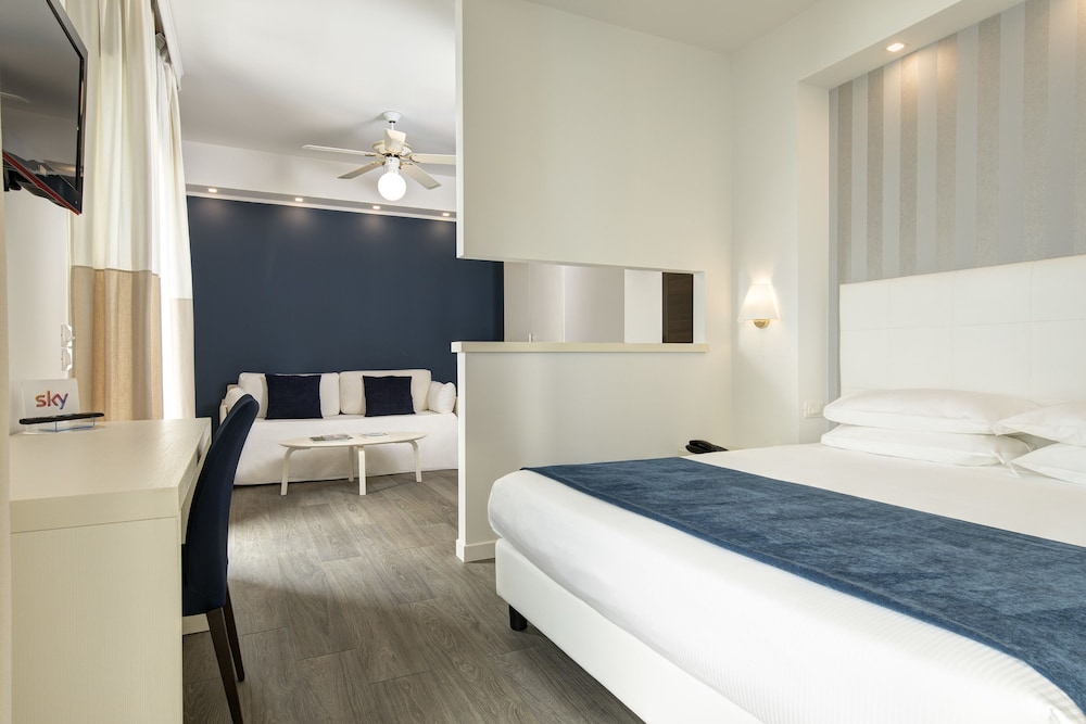Junior Suite, Terrace, Partial Sea View (Lettino da spiaggia incluso) photo 1