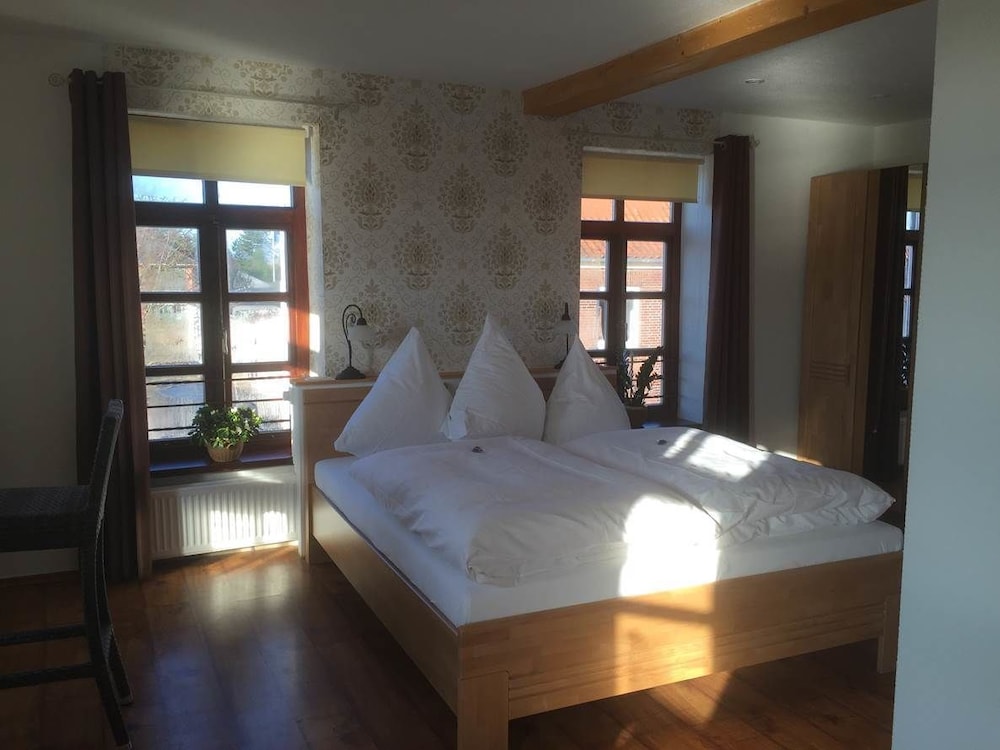 Superior Double Room Single Use, Harbor View photo 3