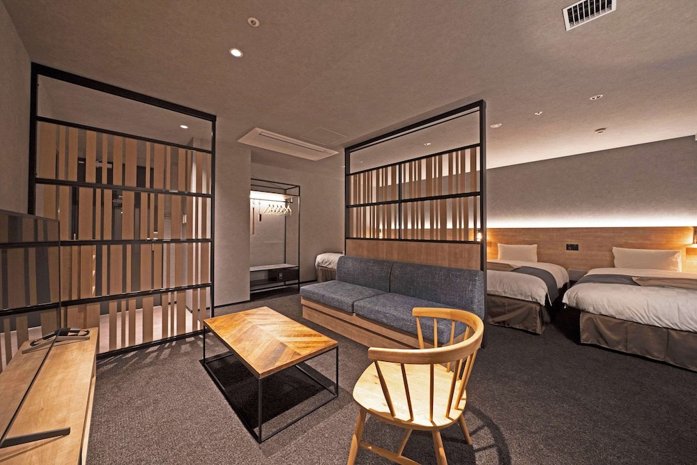 The Around Suite Room, Triple, Non Smoking - Photo 7