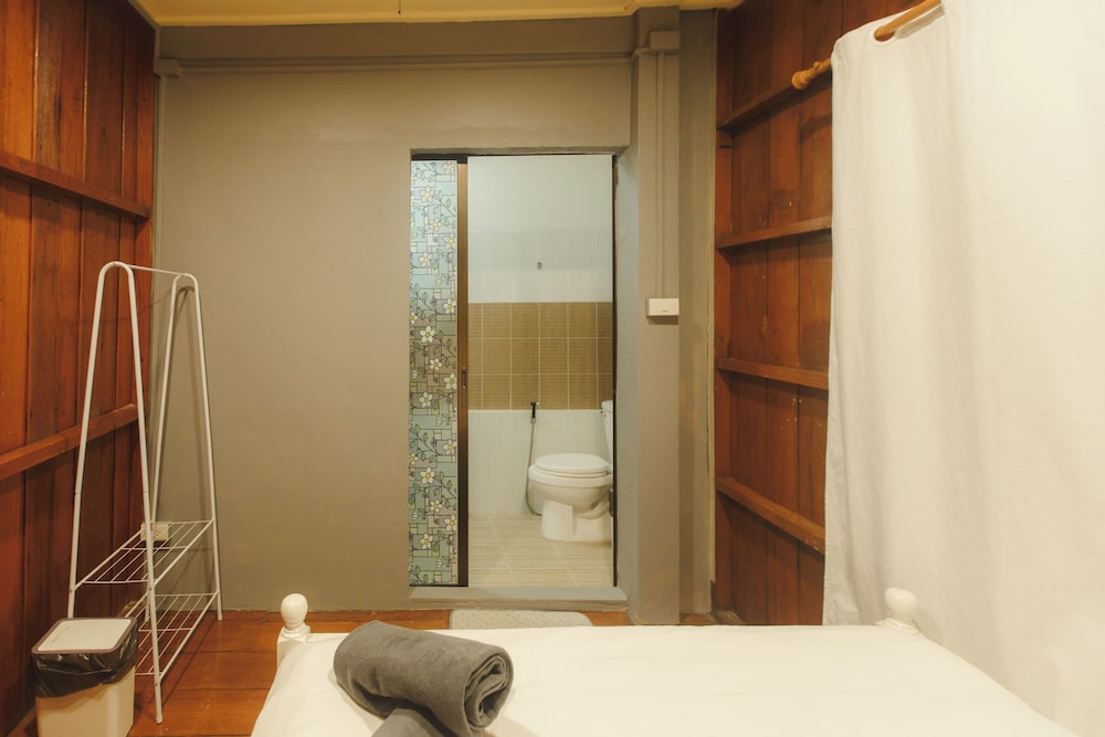 Standard Double Room - Photo 9