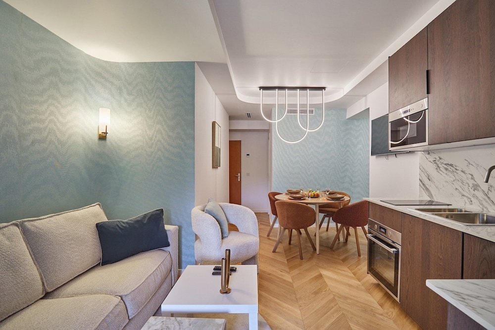 Apartment photo 1