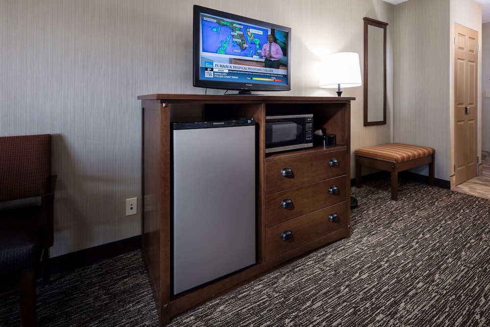 Business Room, 1 King Bed, Non Smoking photo 3