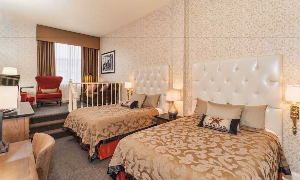 Luxury Room, 2 Queen Beds, City View photo 2