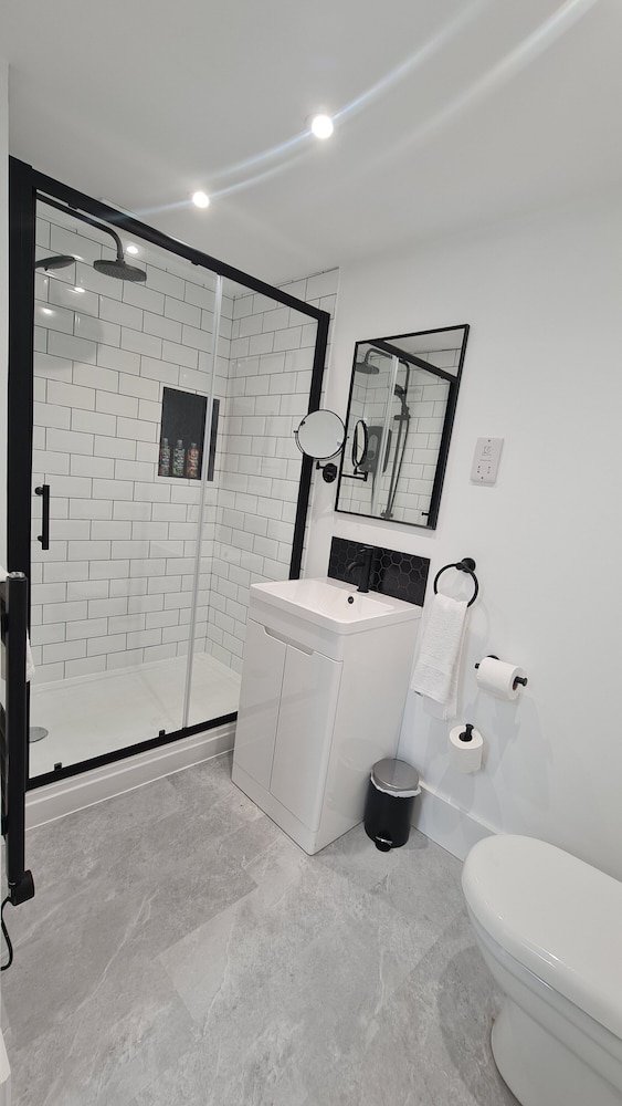 Suite (Studio Suite)