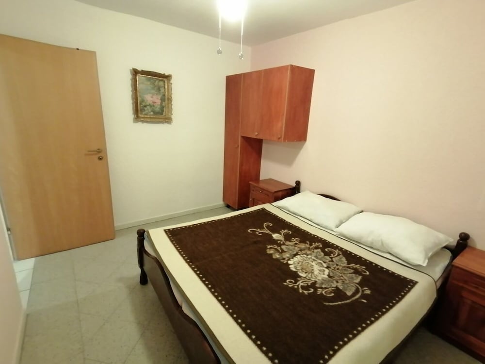 Apartment (Joza - afordable with parking - A2(2+)