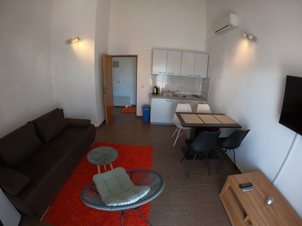 Panoramic Apartment, 1 Queen Bed with Sofa bed, City View photo 3