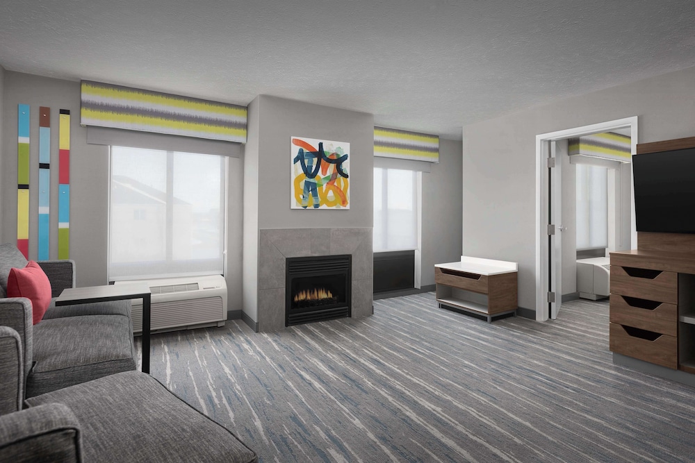 Suite, 1 King Bed, Fireplace - Photo 1