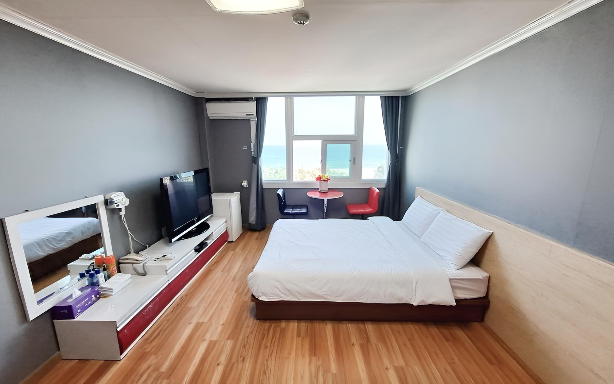 Room (Deluxe Double Room with Sea View) - Photo 2