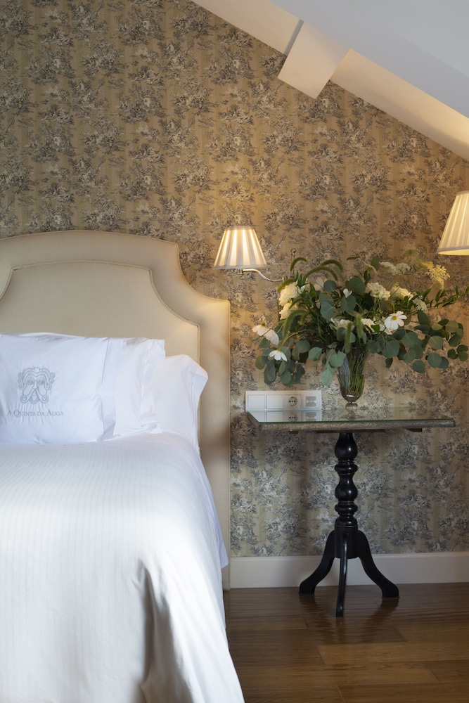 Deluxe Room - Photo 6
