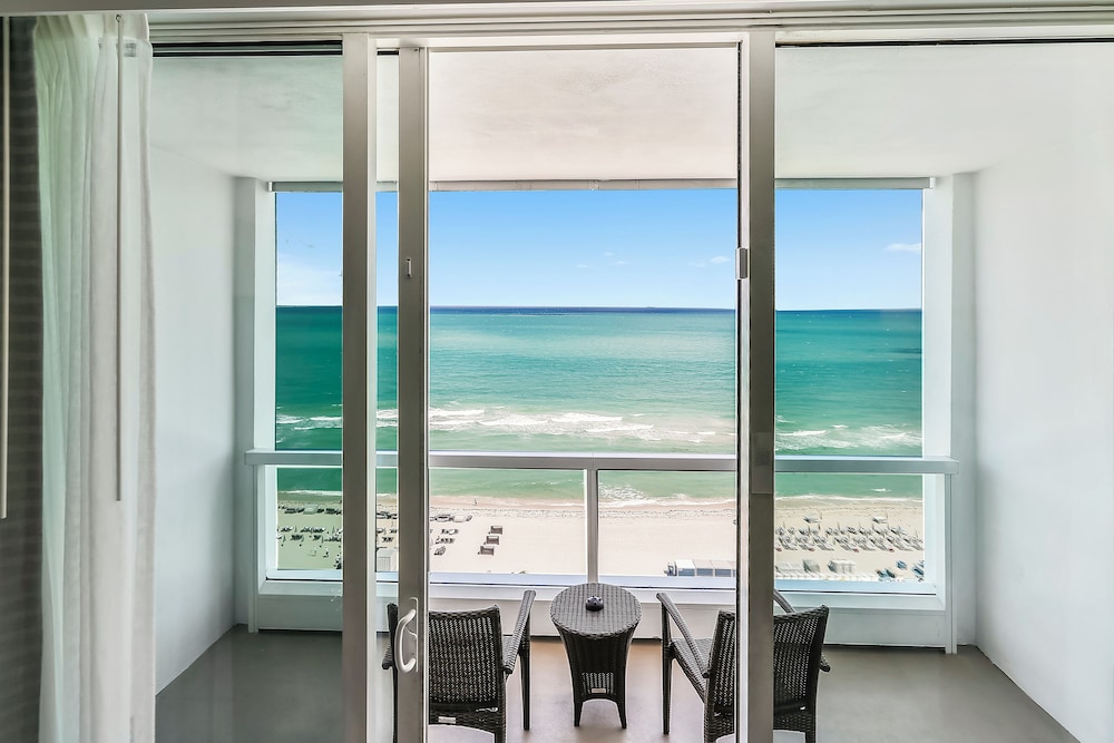 Sorrento Ocean Front High Floor Junior Suite
