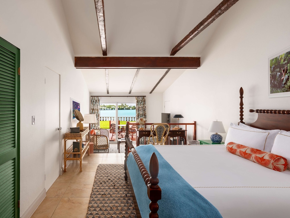 Deluxe Room (water View)