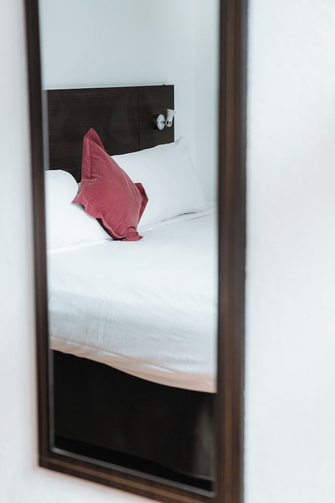 Classic Double Room - Photo 7