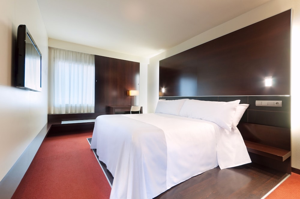 Premium Double or Twin Room - Photo 1