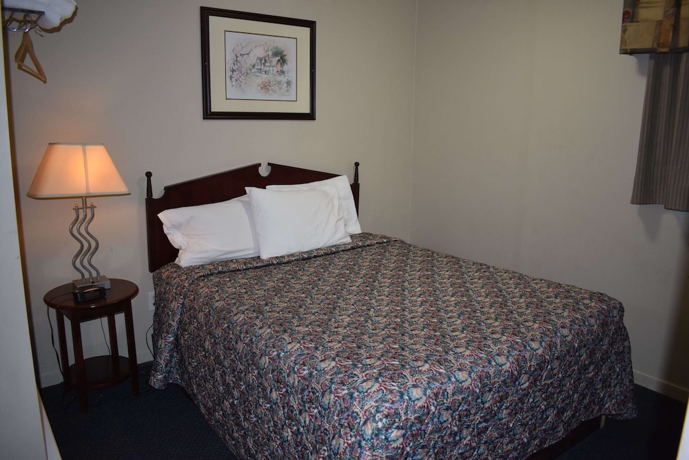 Standard Room, 2 Queen Beds, Kitchenette photo 3
