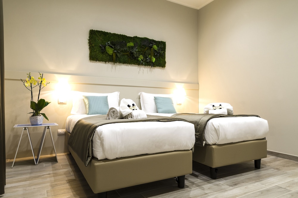 Superior Room, 1 King Bed, Non Smoking photo 2