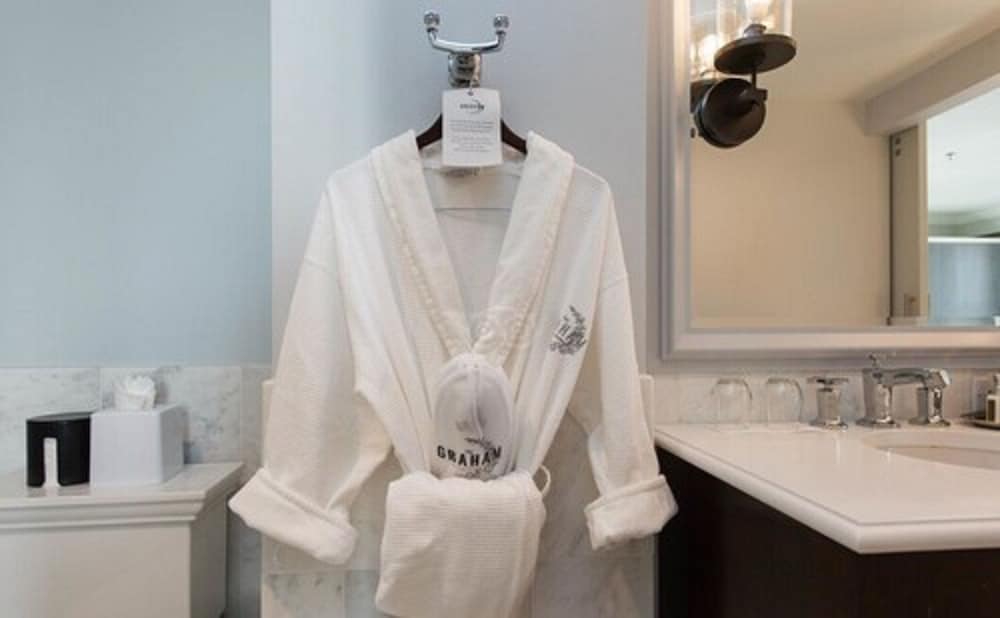 Junior Suite, 1 King Bed, Accessible, Bathtub (Mob/HR) - Photo 6