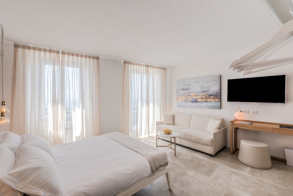 Junior Suite, Balcony photo 3