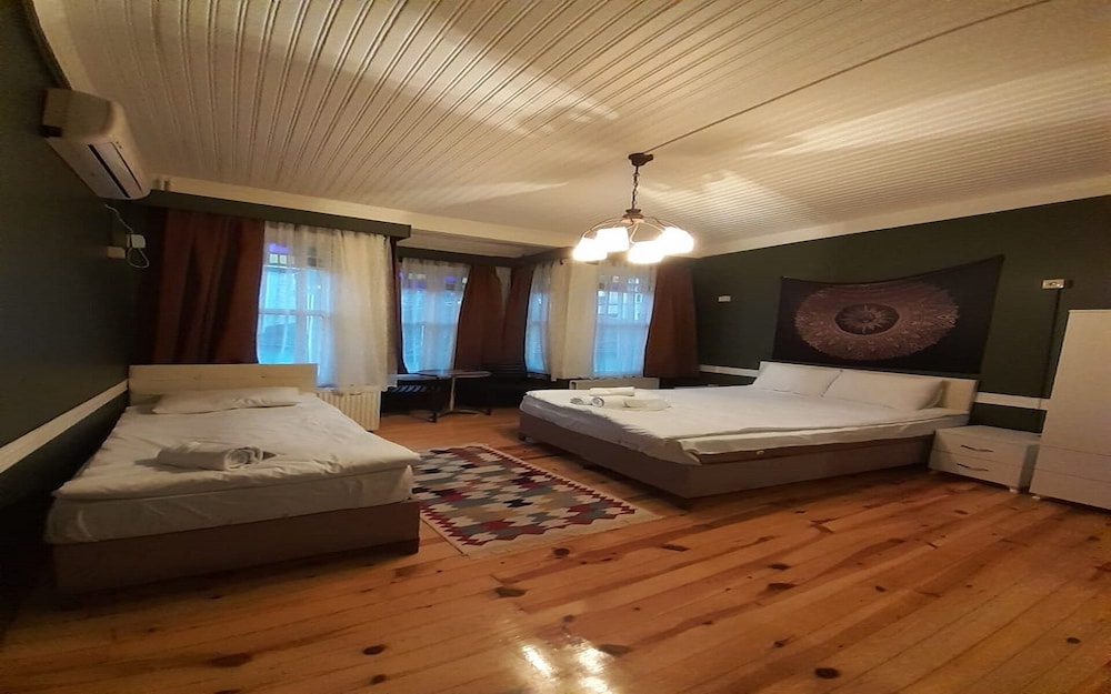 Superior Triple Room photo 3