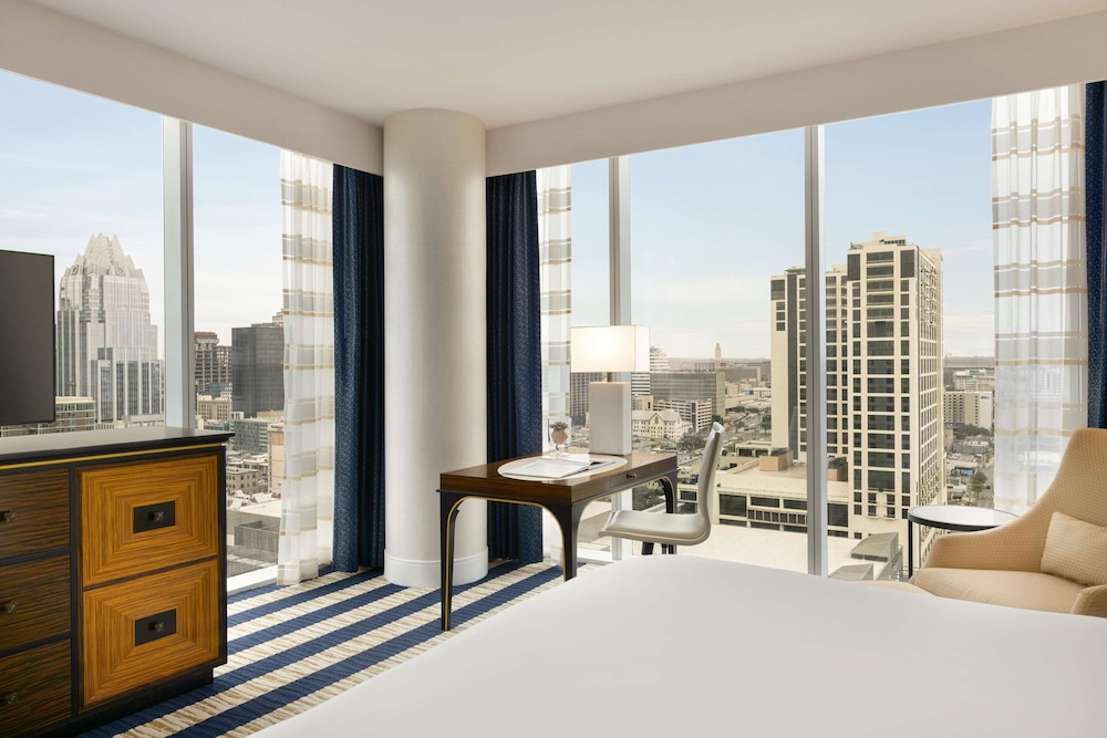 Signature Corner Room, 1 King Bed