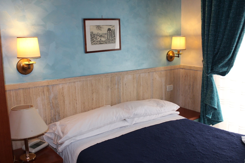 Deluxe Double Room Single Use photo 1