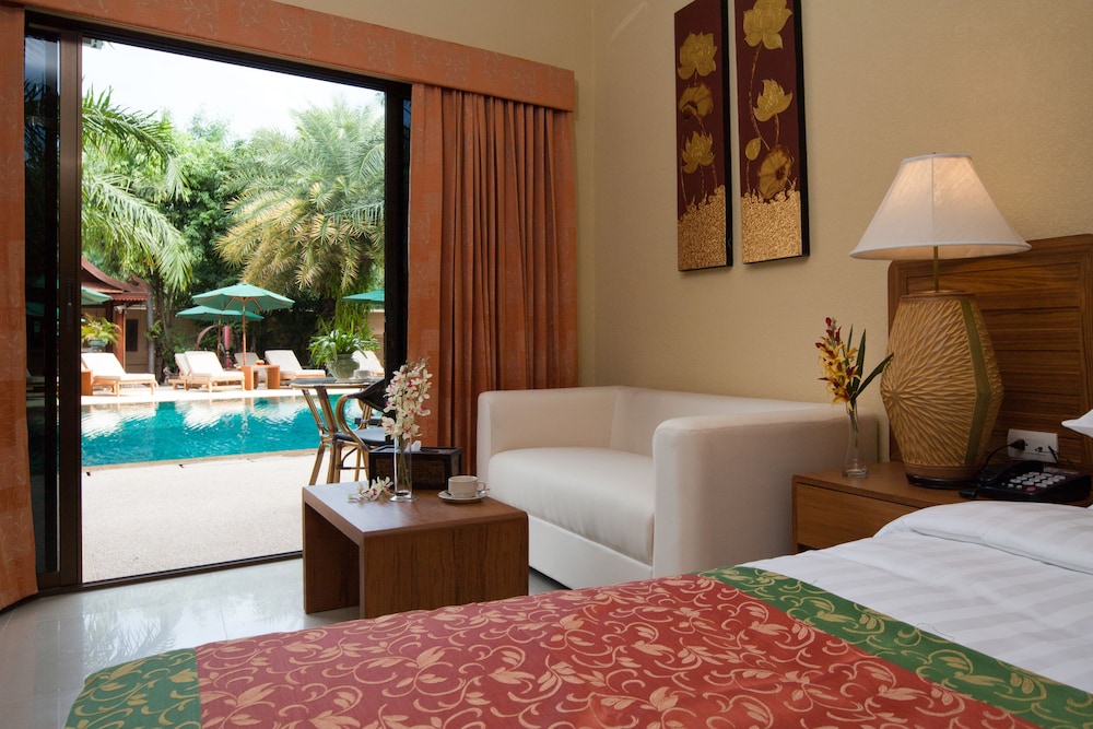 Standard Room (Pool Side) photo 3