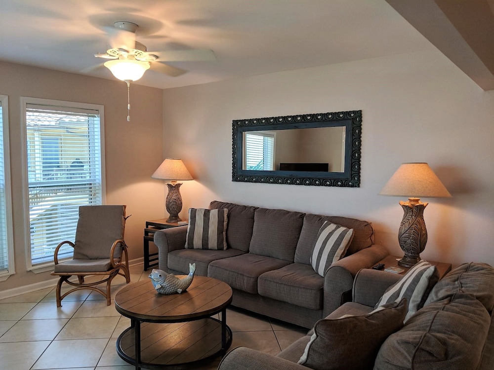 Townhome, 4 Bedrooms photo 2