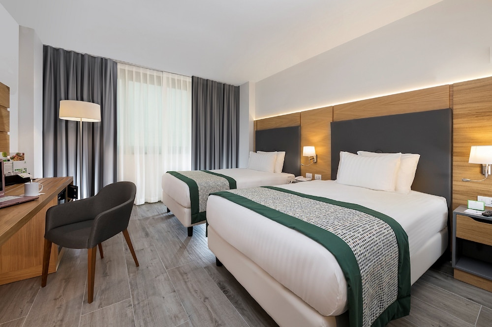 Premium Room - Photo 10
