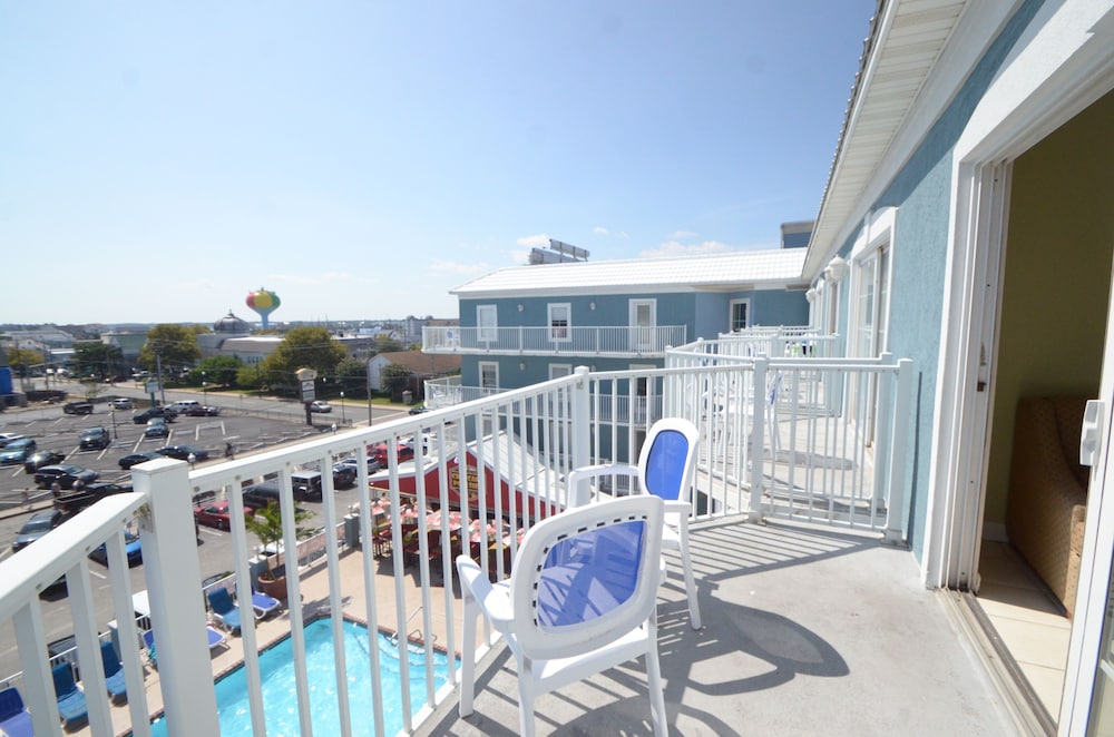 Suite, Pool View photo 2
