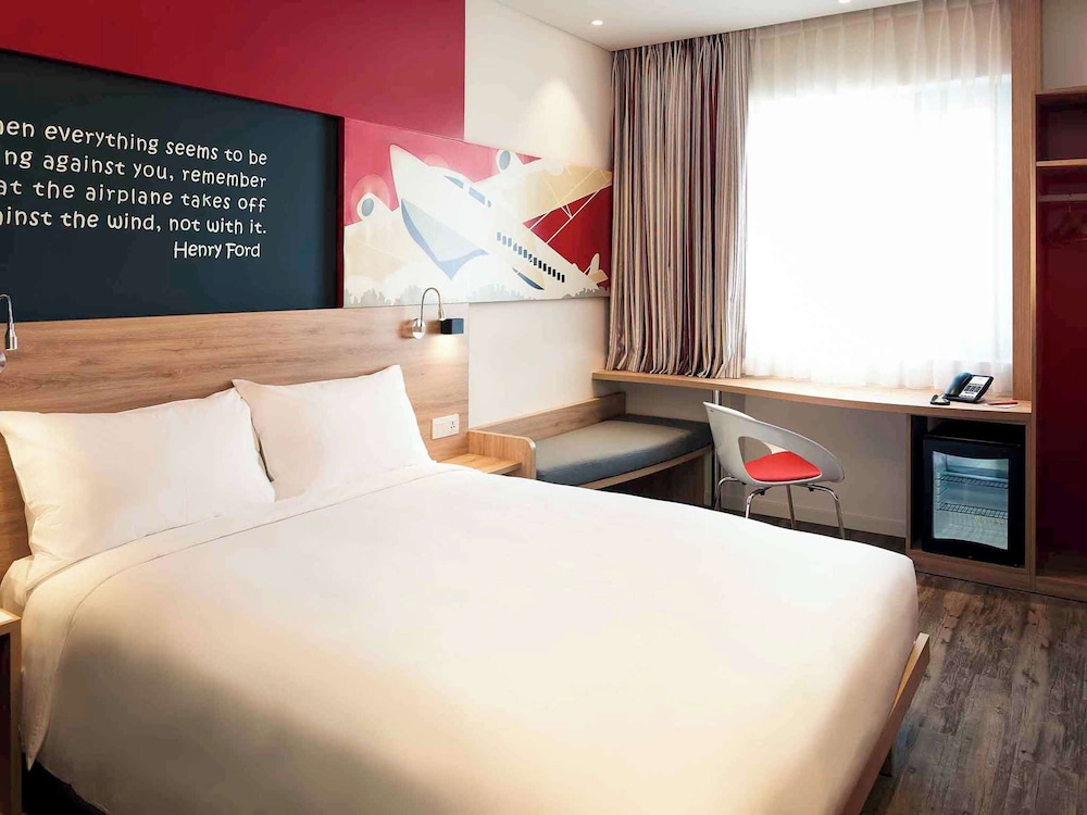 Standard Room, 1 Queen Bed photo 3