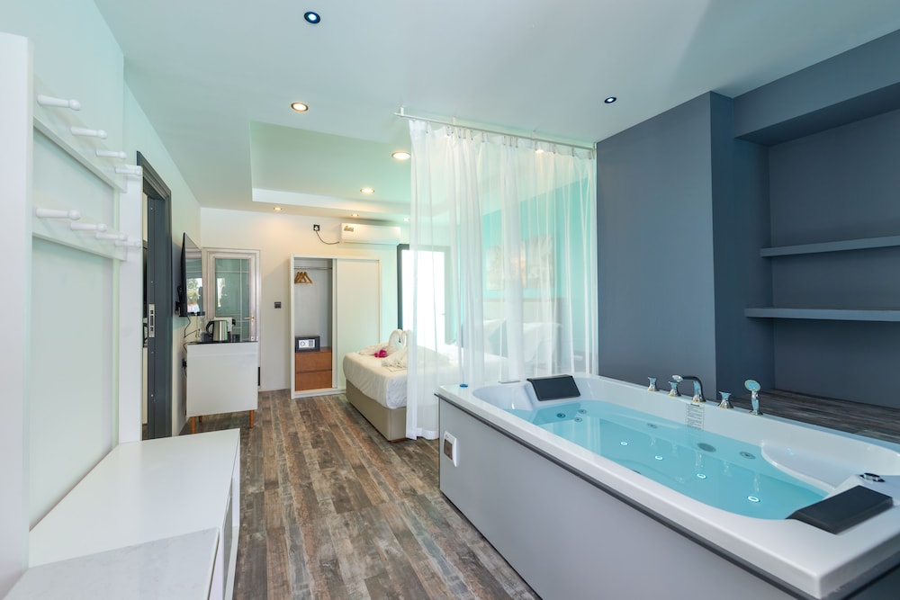 Family Suite, 3 Bedrooms, Jetted Tub, Ocean View