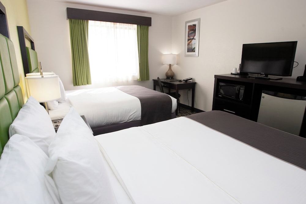 Room, 2 Queen Beds, Non Smoking - Photo 2