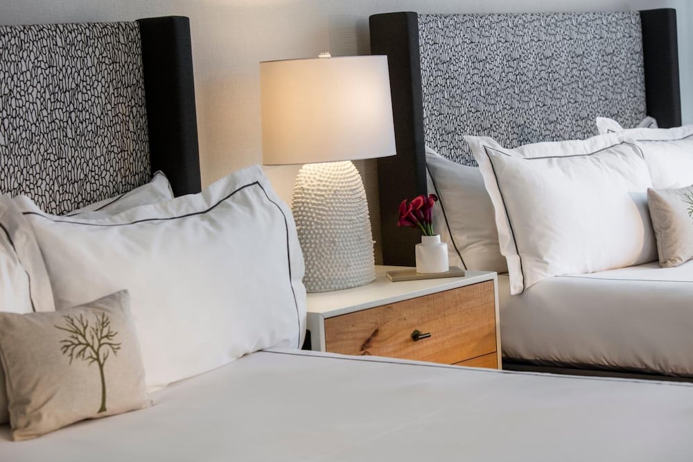 Club Room, 2 Queen Beds, Accessible, City View (Glover) photo 1