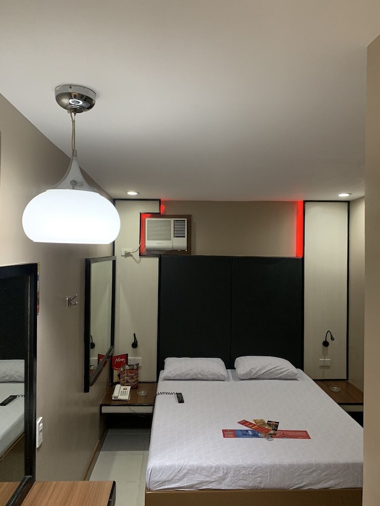 Deluxe Room, 1 Queen Bed