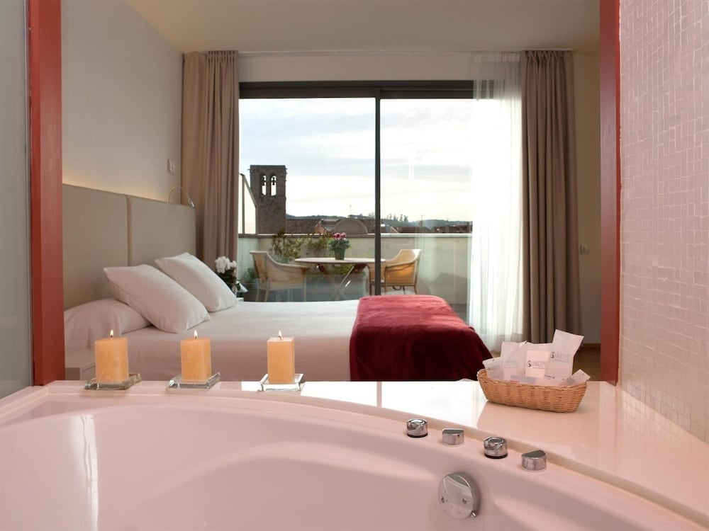 Deluxe Room, Jetted Tub (Aqua) photo 3