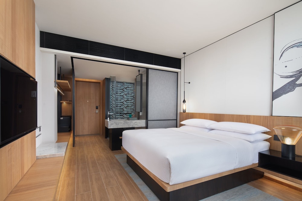 Standard Room, 1 King Bed