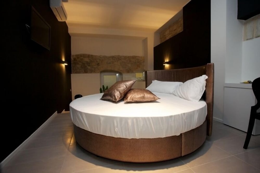 Superior Suite, Jetted Tub photo 1