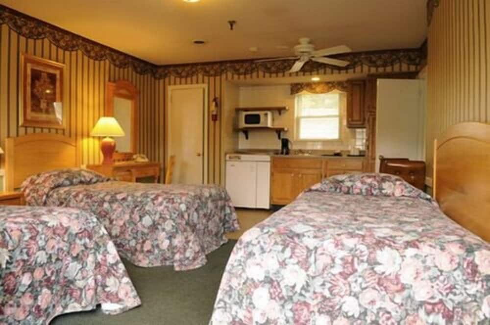 Room, 2 Double Beds photo 1