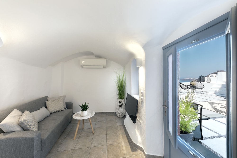 Double room with Attic and Caldera view