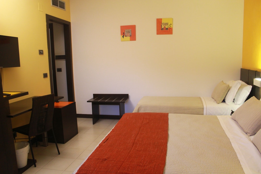 Triple Room, Balcony, Garden View - Photo 3