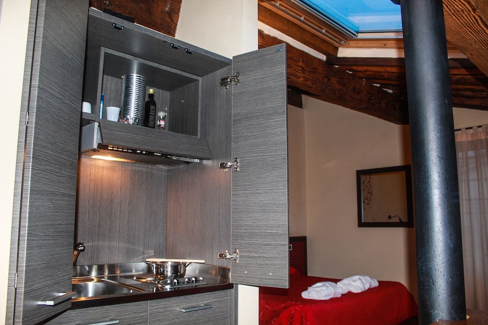 Classic Quadruple Room, Non Smoking photo 2